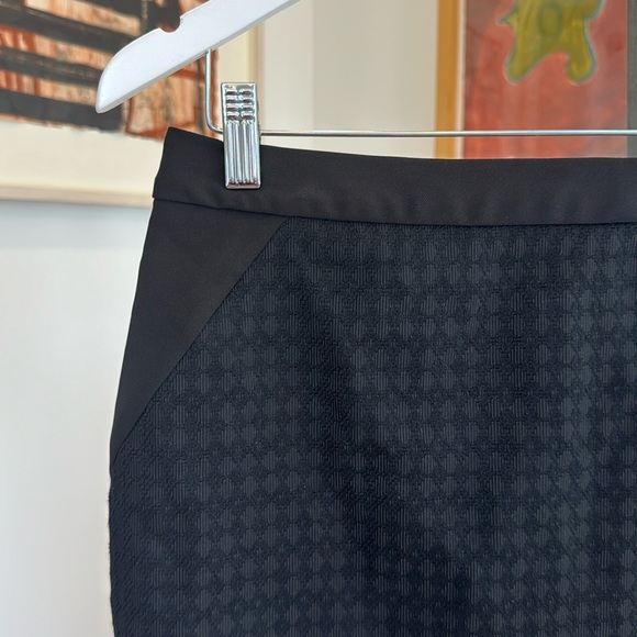Axara Pencil Skirt - Noir - Picture 2 of 3
